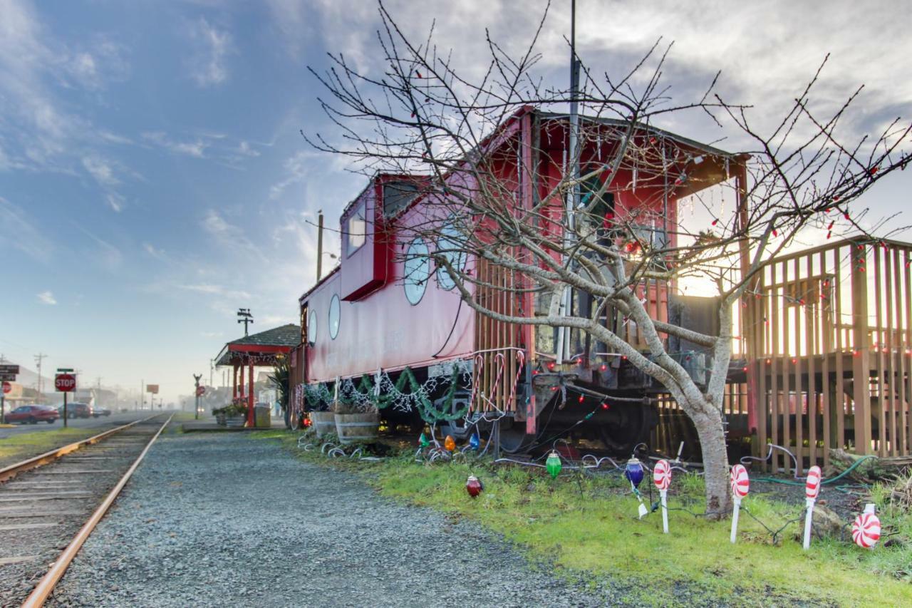 Captain'S Cottage Rockaway Beach Exterior photo